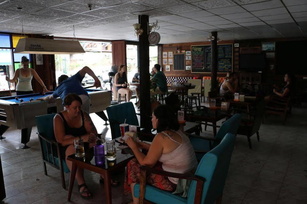 Noom Guesthouse Lop Buri Eksteriør bilde